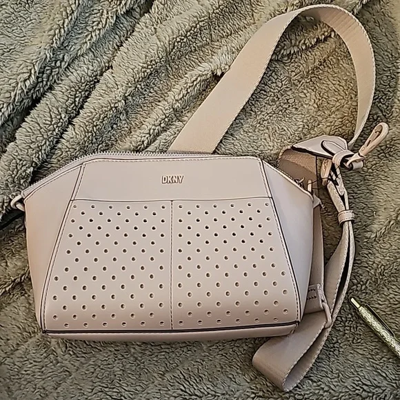 Dkny | Bags | Nwot Dkny Camera Bag | Poshmark display picture 3